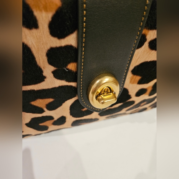 Coach Page 27 With Leopard Print - Picture 6 of 13